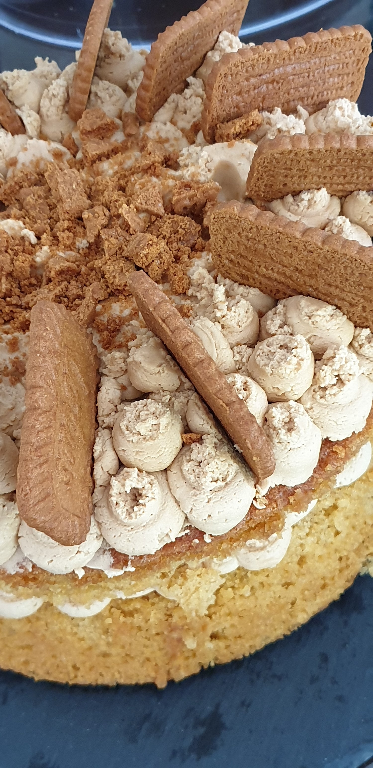 picture of a Lotus biscoff cake