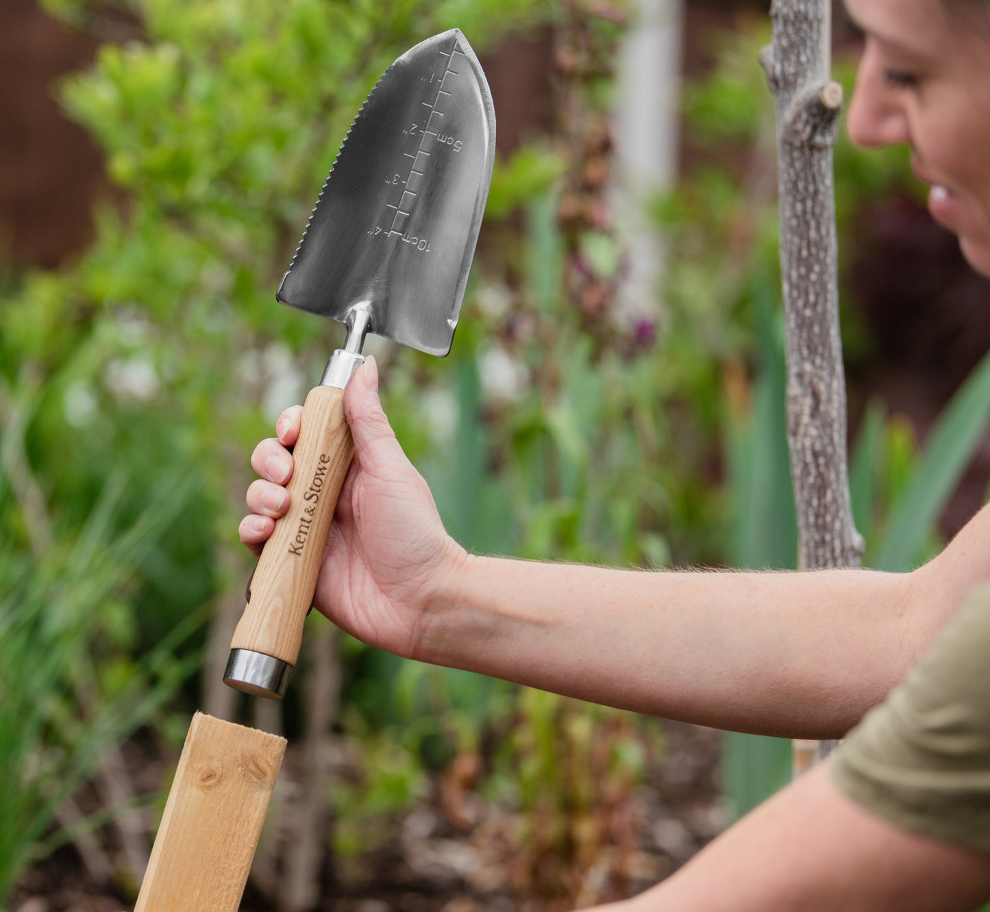 Stainless Steel Capability Trowel – Direct2Gardens